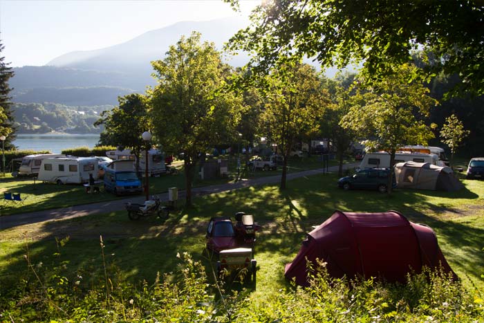 Emplacement de tente au camping lac de Laffrey